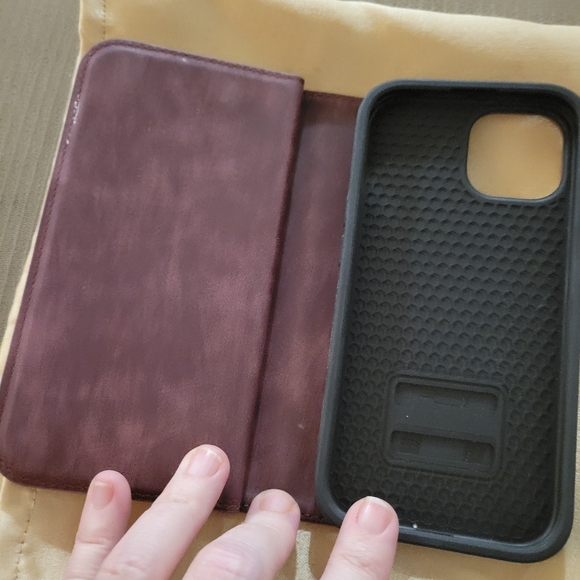 15 Iphone 15 cases NEW!!! Girly!!! Wristlets and cases - Picture 5 of 16